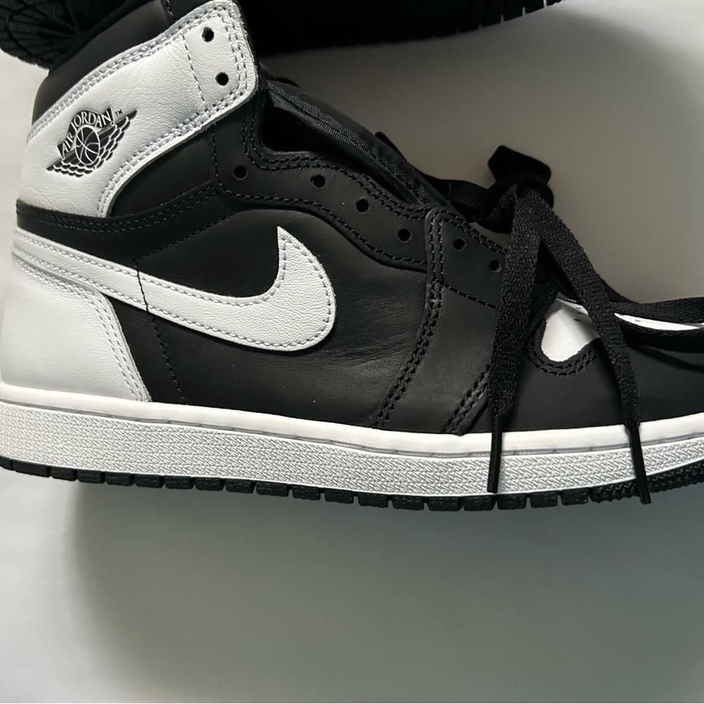 Jordan Retro High OG Black and White